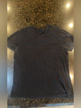 BKE Men's Black Short Sleeve V-Neck Tee